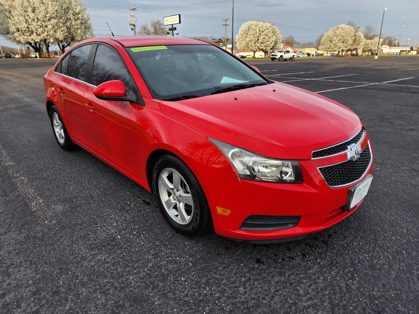 2014 RED /Gray Chevrolet Cruze 1LT Auto (1G1PC5SB0E7) with an 1.4L L4 DOHC 16V TURBO engine, 6-Speed Automatic transmission, located at 1221 Madison St., Shelbyville, TN, 37160, (931) 680-9439, 0.000000, 0.000000 - Photo#1